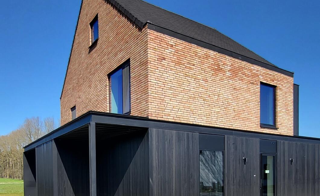 Aluminium schrijnwerk te Aartijke