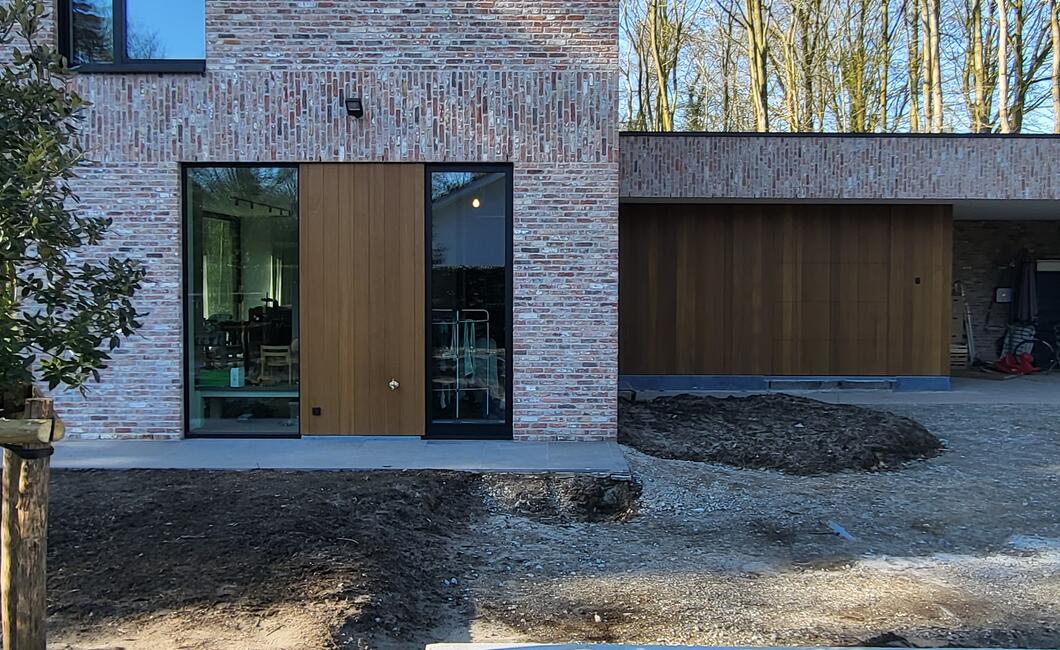Gezinswoning met aluminium ramen en deuren van Reynaers