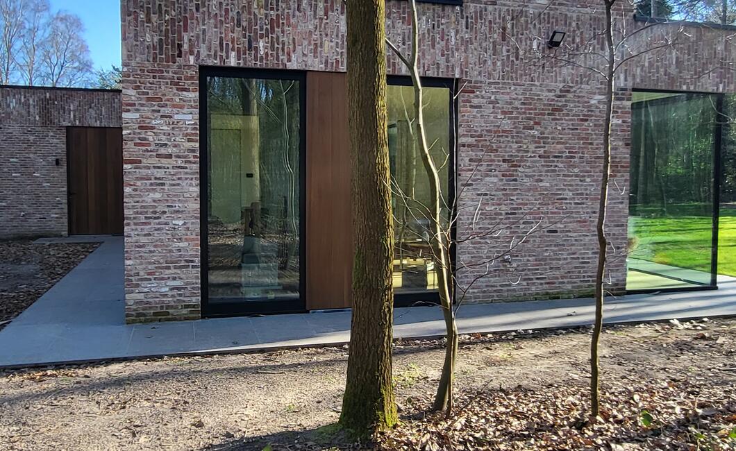 Ramen met zicht op de tuin