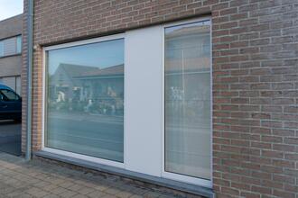 PVC raam in creme kleur